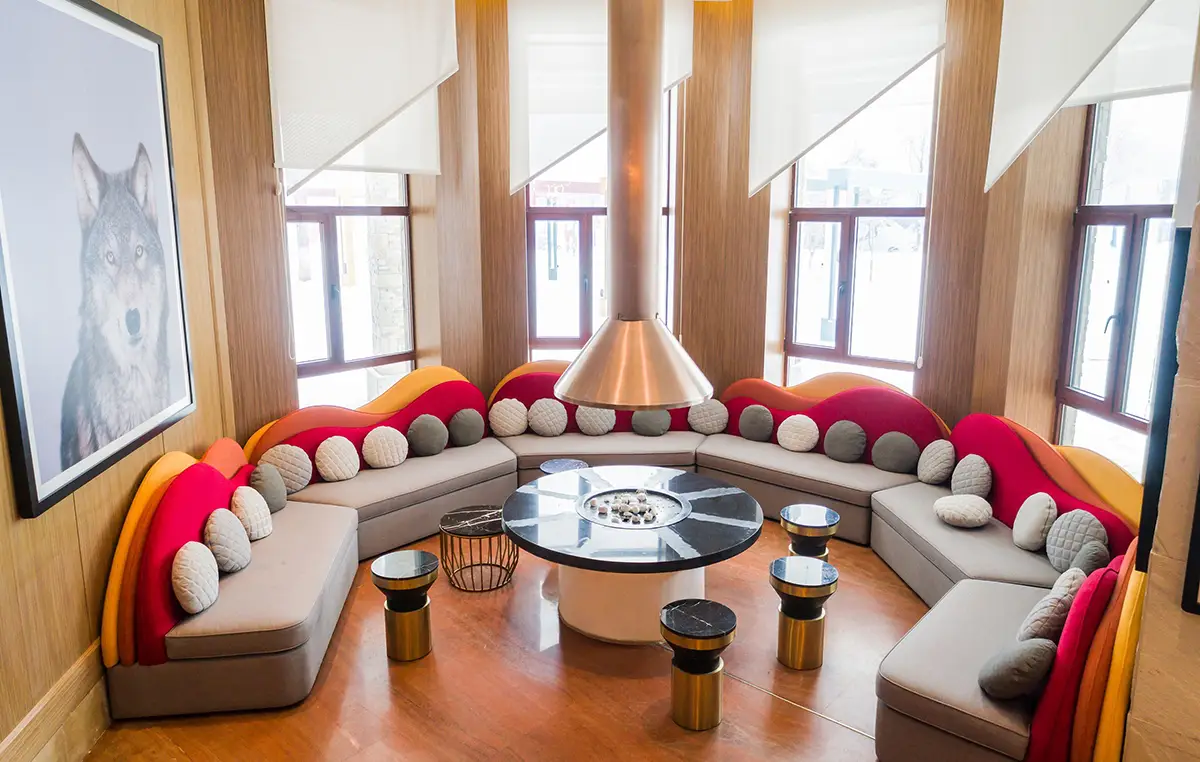 PineLounge01