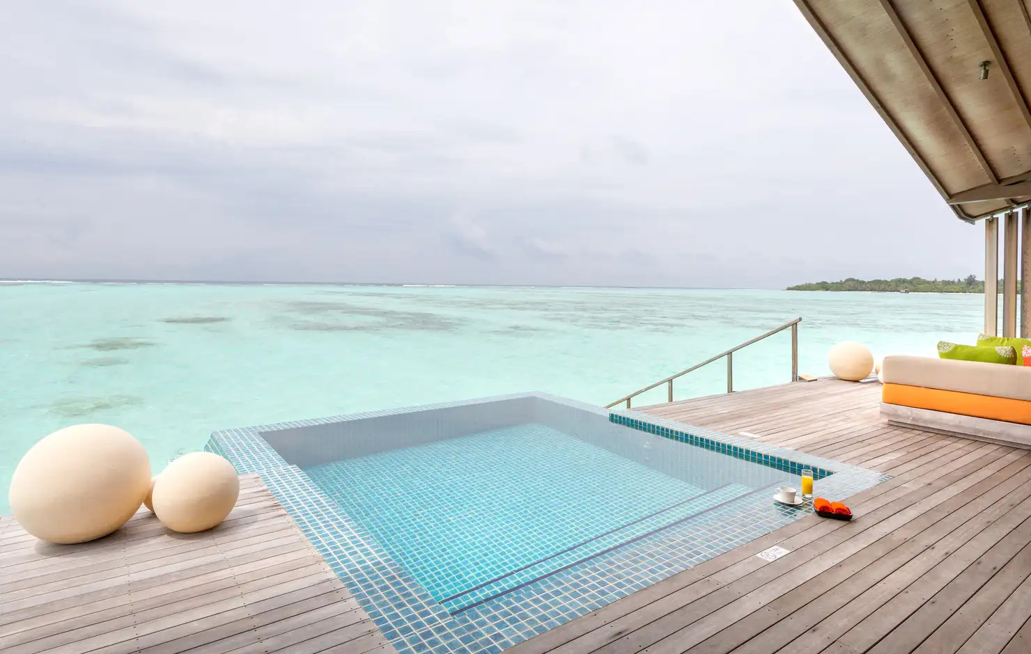 finolhu-overwater-06