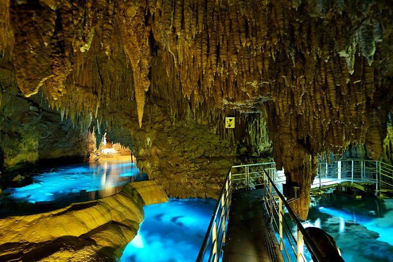 gyokusendo cave