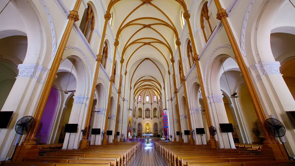 notre dame cathedral of saigon2