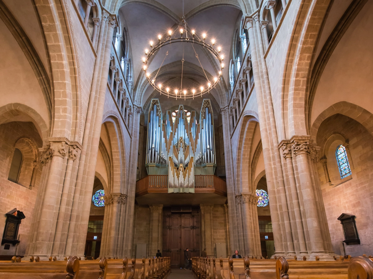 วิหารเซนต์ปิแอร์ (St. Pierre Cathedral)1