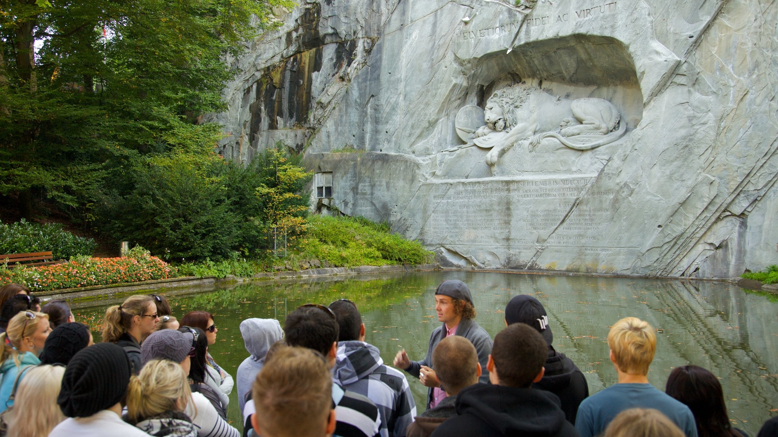 อนุสาวรีย์สิงโตหิน (Lion Monument)2