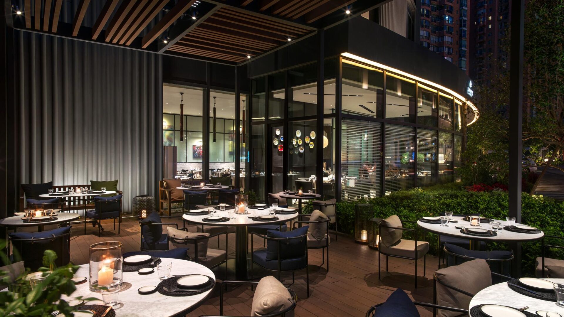 Garden-at-Night_Frasca_The-Middle-House-1920x1080